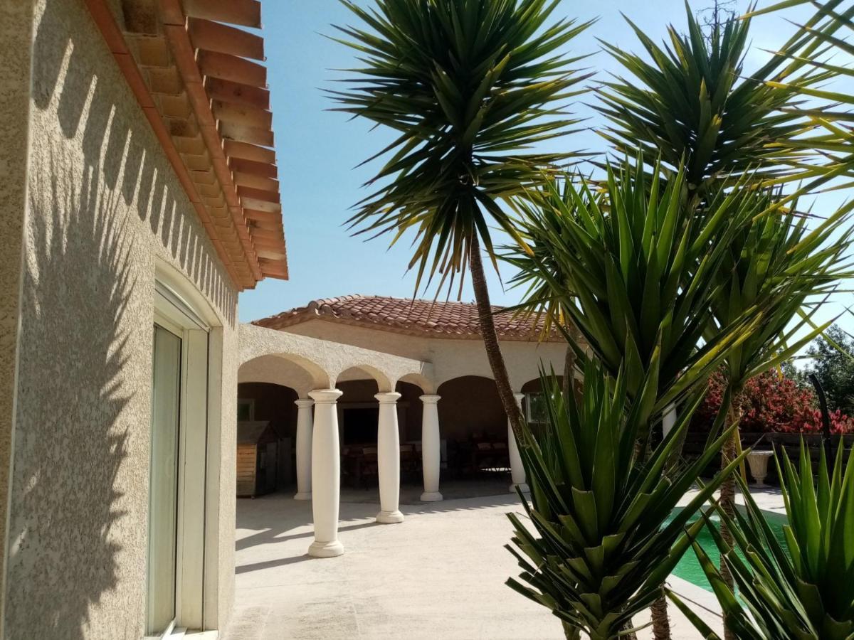 Вилла Bienvenue A L Hacienda Magalas Экстерьер фото
