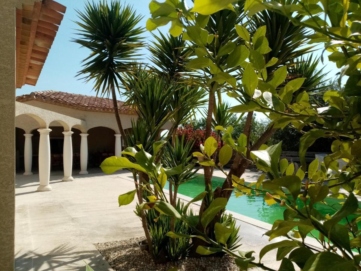 Вилла Bienvenue A L Hacienda Magalas Экстерьер фото