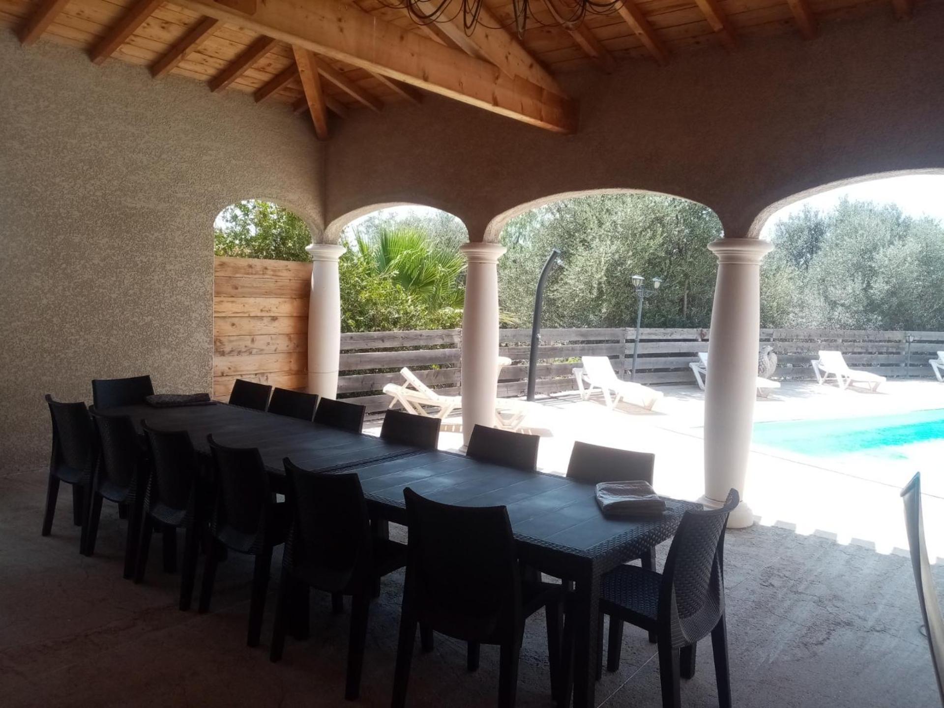 Вилла Bienvenue A L Hacienda Magalas Экстерьер фото
